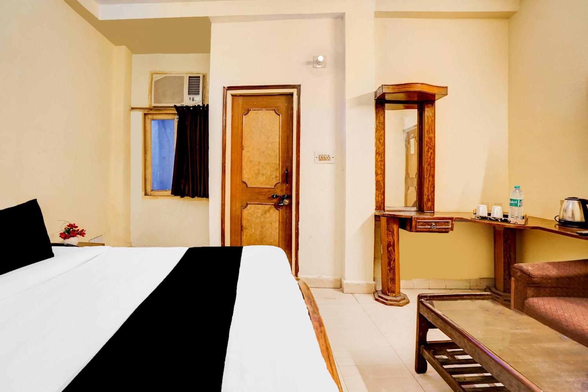 Hotel O Hussainganj Near Vidhansabha Lucknow
